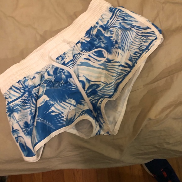 Tops - Picture 3 of 4